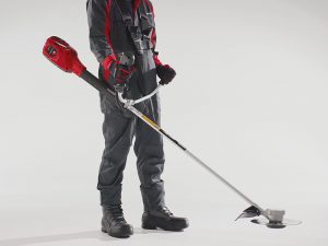 「これバッテリー式!?」な軽さとパワーの農機具登場