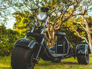 クールなチョイ乗り三輪バイクが登場！ 煩わしい圃場間の移動が“楽しみ”に変わる