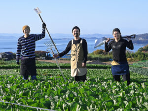 岡山県の若手農業者とアパレルメーカーがコラボ！ 作業効率を上げるエプロンが誕生