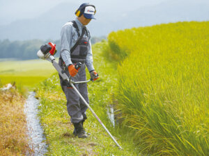 「共立」の軽量万能刈払機に注目！ ユーザーの声に応え“よりラクな草刈”を実現