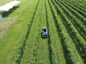 ロボット農機の進化で現場はどう変わる？ 遠隔操作＆監視の実証進む